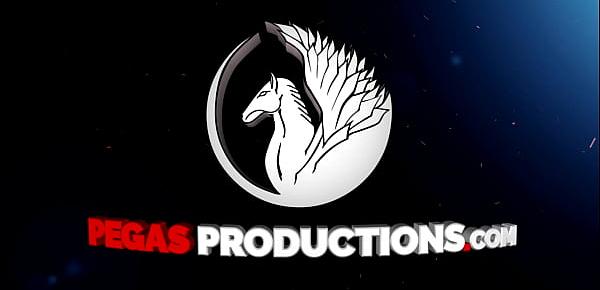  Pegas Productions - Une Masseuse aux Gros Totons